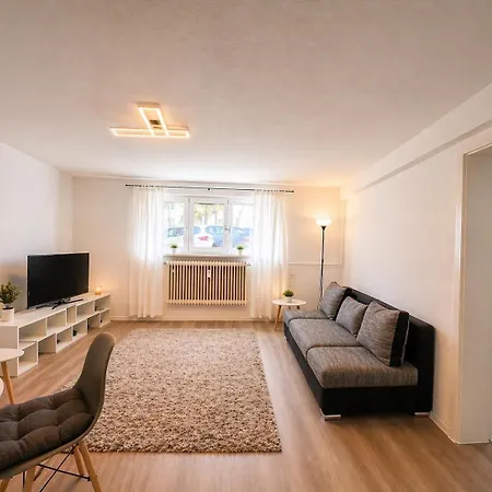 Renovated In A Prime Location With Easy Access Appartement