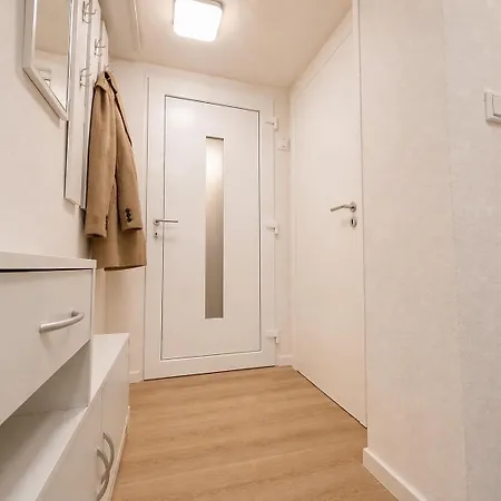 Appartement Renovated In A Prime Location With Easy Access