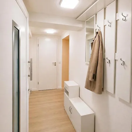 Renovated In A Prime Location With Easy Access * 슈투트가르트