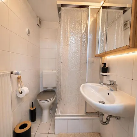 Renovated In A Prime Location With Easy Access Appartement